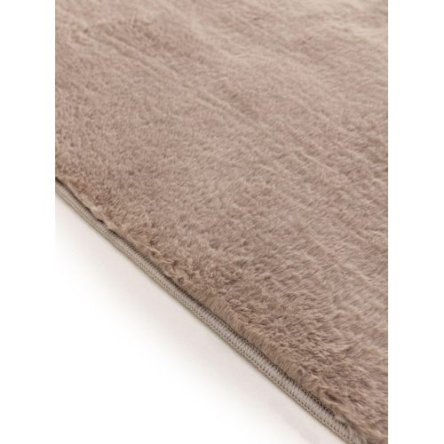Tapis En Fausse Fourrure Furry Taupe 60x120 Cm
