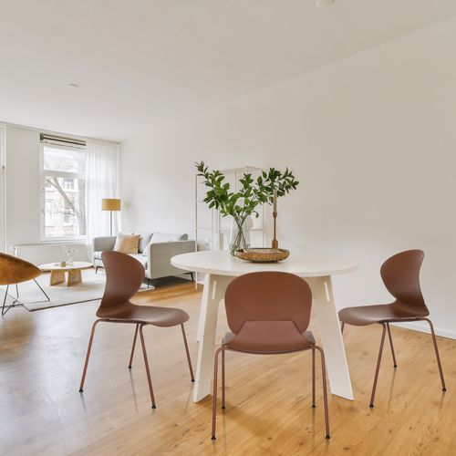 Chaise à Quatre Pieds T36 Vi Plastique Marron Rouge