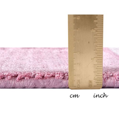 Tapis En Viscose Tissé Main Aspect Vieilli - Shine 65x135 Cm - Rose