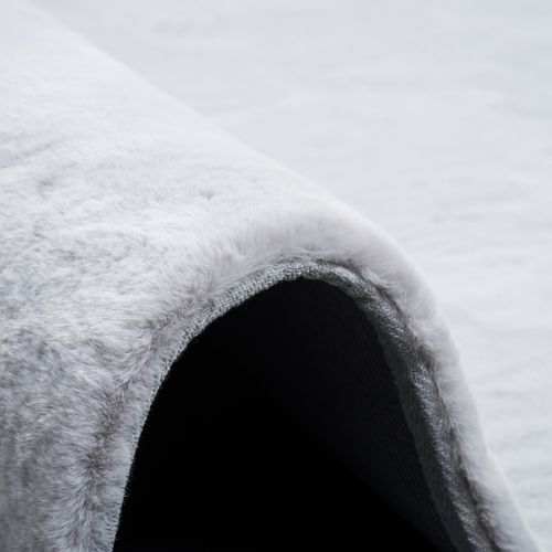 Tapis En Fourrure Plush 140x180cm Gris Clair