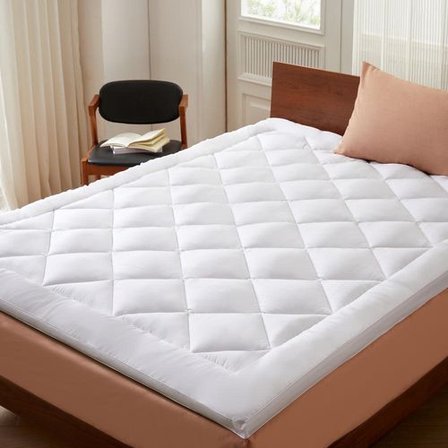 Surmatelas Douceur 140 X 190 Cm En Microfibre Respirante Avec Liseré Blanc – Moelleux  – 2 Places