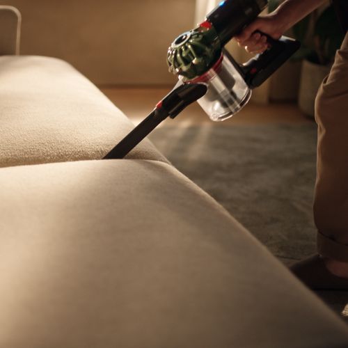 Aspirateur balai sans fil DYSON V8 Cyclone