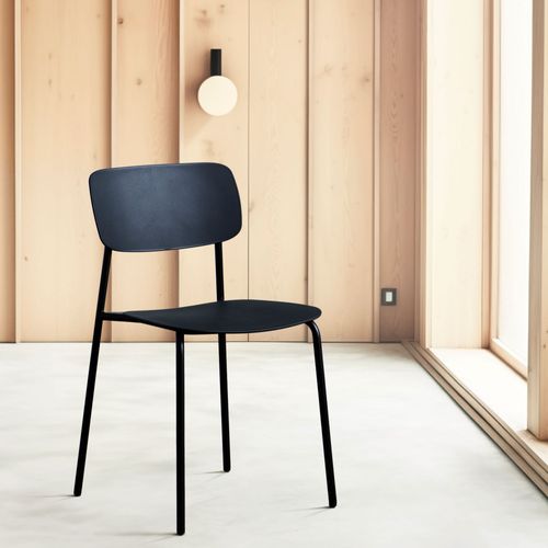 Lot De 4 Chaises En Plastique Et Métal