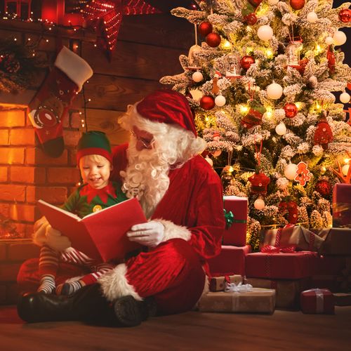 Sapin De Noël Artificiel Enneigé Longiligne 210cm En Pvc Avec Pommes De Pin Blanches 1108 Branches