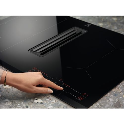 Table induction aspirante ELECTROLUX KCC8344