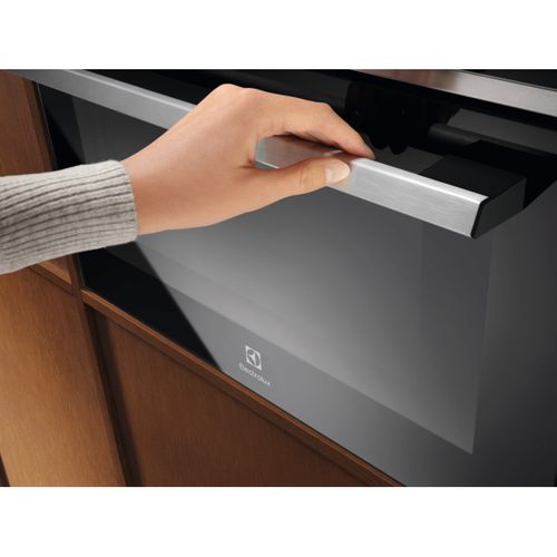 Four encastrable ELECTROLUX EVL8E08X