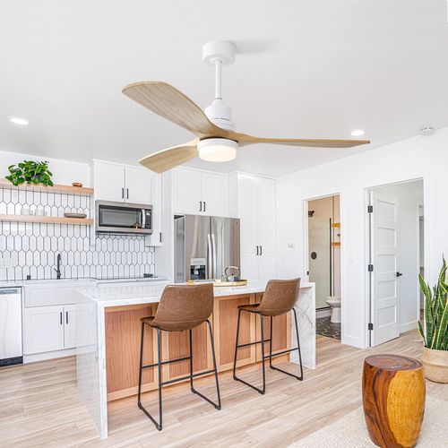 Ventilateur Plafond 52" LED Dimmable, 3 Pales Bois, Moteur Dc Réversible, Télécommande Silencieux.