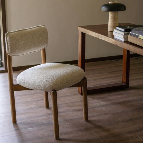 Chaise En Bois Noyer Avec Assise Beige, Design Moderne Et Élégant