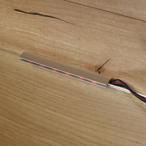 Buffet LED Moderne 140×35×80 cm Bois Naturel Avec 3 Portes Et 3 Tiroirs