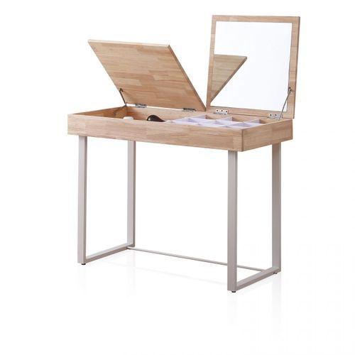 Jolie Coiffeuse Avec Miroir