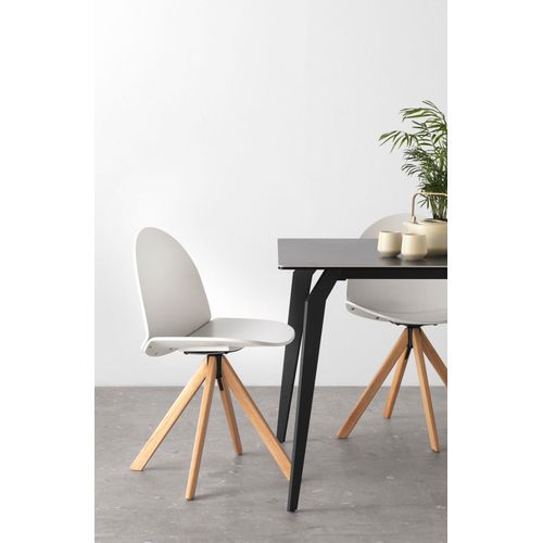 Table En Céramique Grise Avec Pieds En Métal 150x91