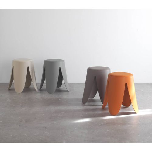 Lot De 4 Tabourets Bas En Polypropylène Avec Assise Tapissée Simili Cuir