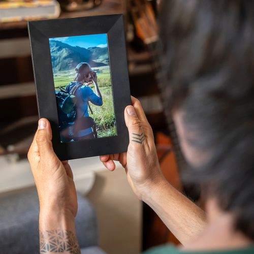 Cadre Photo Numérique Prado S Avec Wifi Et App Mobile, Écran Tactile 7”, Résolution 1024x600, Noir