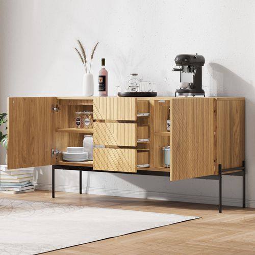 Buffet Moderne Effet Bois Naturel Avec Portes Sculptées Et Piétement Métallique Tregrains