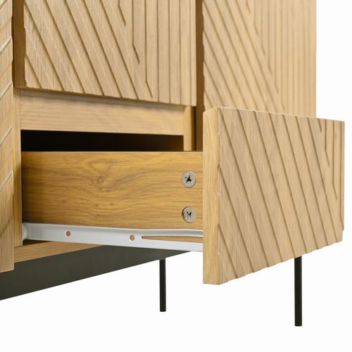 Buffet Moderne Effet Bois Naturel Avec Portes Sculptées Et Piétement Métallique Tregrains