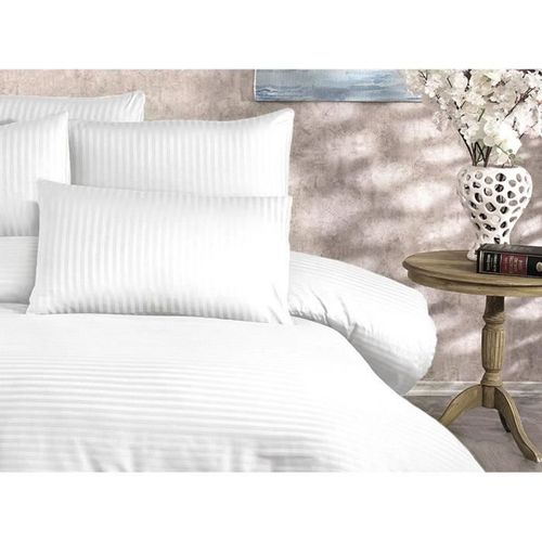Parure De Lit - 1 Housse De Couette 220 X 240 Cm + 2 Taies D'oreiller 60 X 60 Cm - 70% Polyester