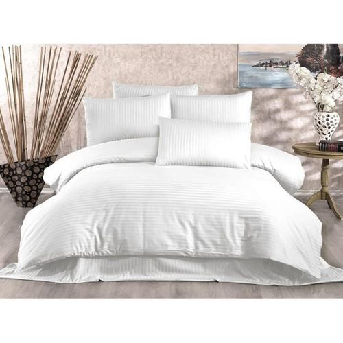 Parure De Lit - 1 Housse De Couette 220 X 240 Cm + 2 Taies D'oreiller 60 X 60 Cm - 70% Polyester