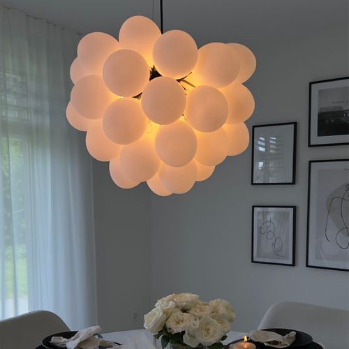Lampe à Suspension Art Déco Noire Avec Verre Opale 8 Lumières Ronde - Uvas