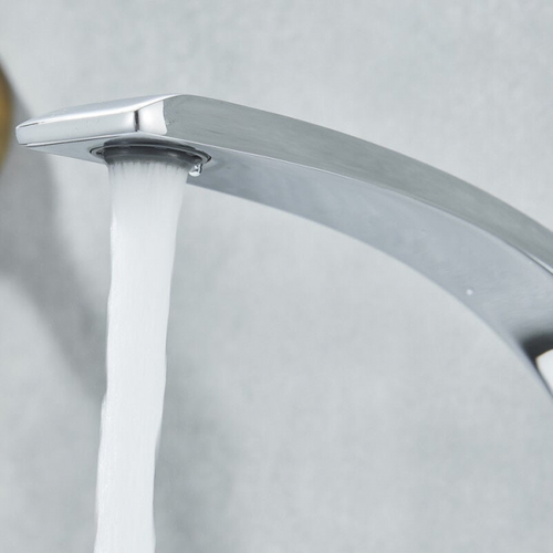 Robinet De Salle De Bain Courbé
