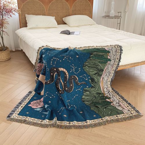 Plaid Le Serpent Tricotée Décorée Avec Des Franges - 160x130cm