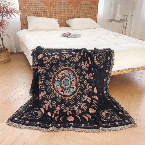 Plaid La Lune Tricotée Décorée Avec Des Franges Bohême - 160x130cm