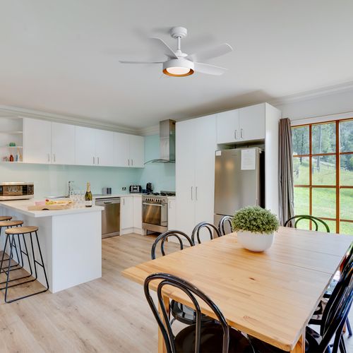 Ventilateur De Plafond 106.6cm Avec Éclairage LED, Télécommande, à 6 Vitesses, 5 Pales Abs, Blanc