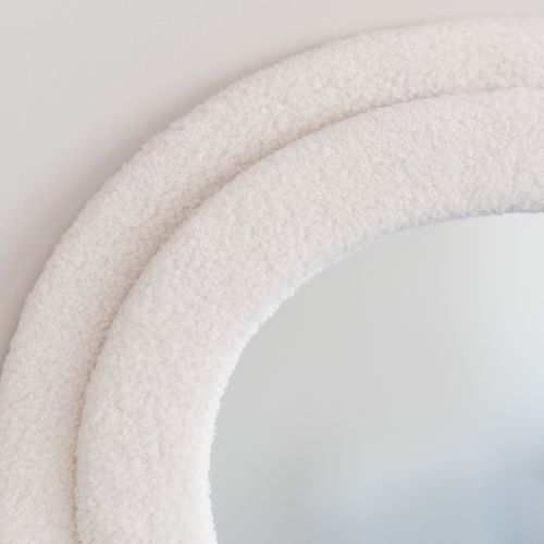 Petit Miroir Mural Asymétrique, Beige, Tissu Teddy, 70 X 50 X 4 Cm