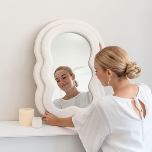 Petit Miroir Mural Asymétrique, Beige, Tissu Teddy, 70 X 50 X 4 Cm