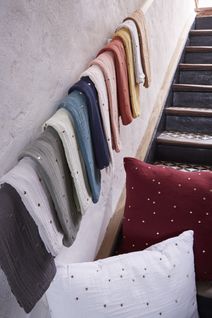 Taie D’oreiller 60 X 60 Cm – Gaze De Coton Brodée Fil Or – Gaïa Chic Bordeaux