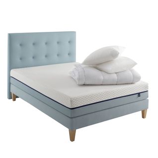 Ensemble Matelas Mousse Accueil Mémoire De Forme, Sommier, Couette, Oreiller Songe 600 140x200