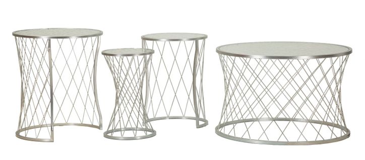 Set De 4 Table D'appoint Basses Argentées En Métal Avec Plateau En Verre Trempé