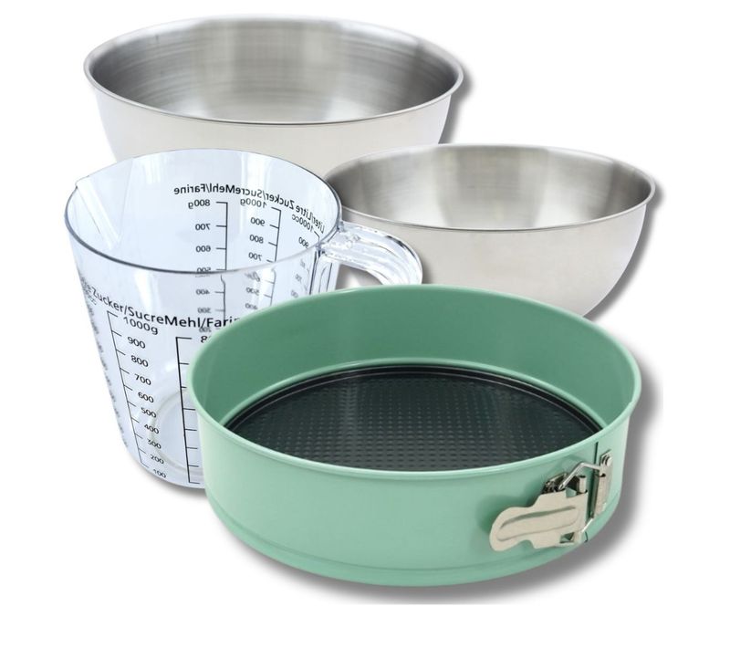 Set Pâtisserie Avec Moule à Manqué 25 Cm, 2 Bols à Mixer, Verre Mesureur Et Spatule Zenker