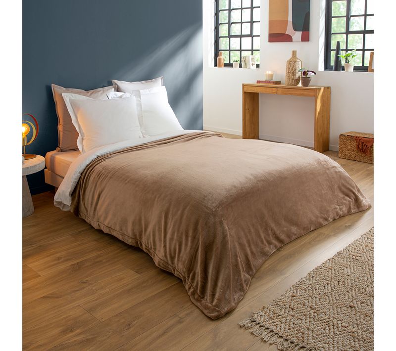 Couverture Polaire Extra Douce Coloris Taupe 180 X 220 Cm Marron