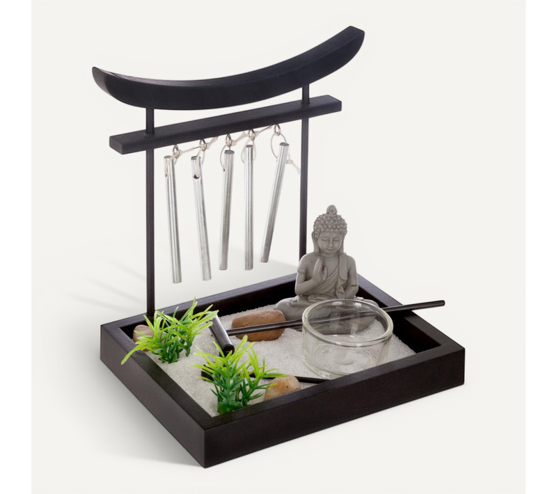 Jardin Zen Bouddha Sur Un Plateau Avec Grelots, Photophore Et Décoration