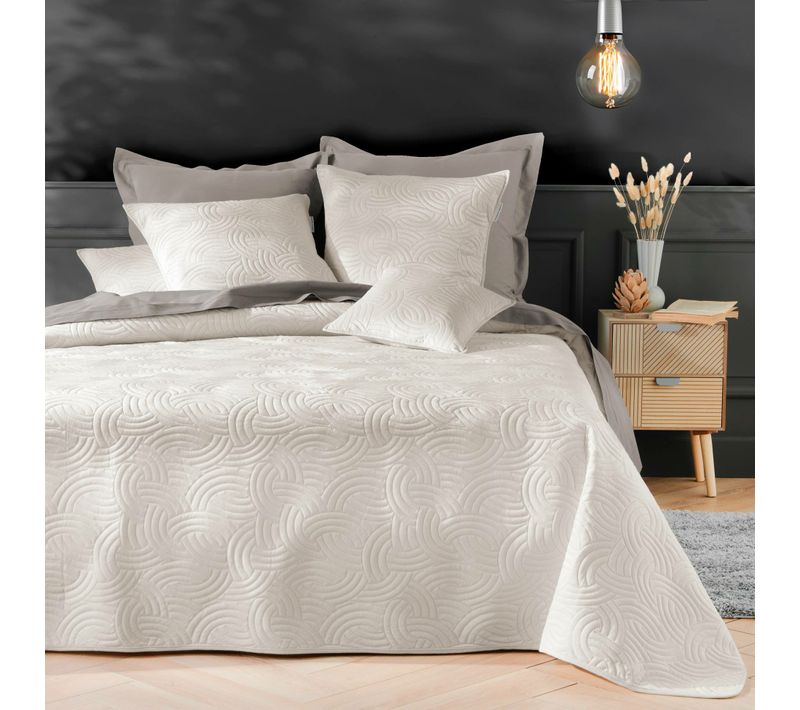 Couvre-lit 240x260 Cm + 2 Housses De Coussin 60x60 Cm – Velours Uni Matelassé Solange Naturel