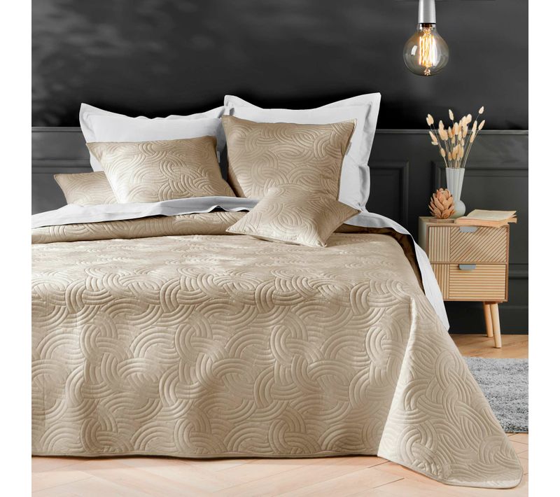 Couvre-lit 240x260 Cm + 2 Housses De Coussin 60x60 Cm – Velours Uni Matelassé Solange Beige