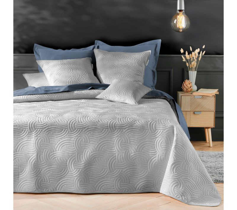 Couvre-lit 240x260 Cm + 2 Housses De Coussin 60x60 Cm – Velours Uni Matelassé Solange Gris