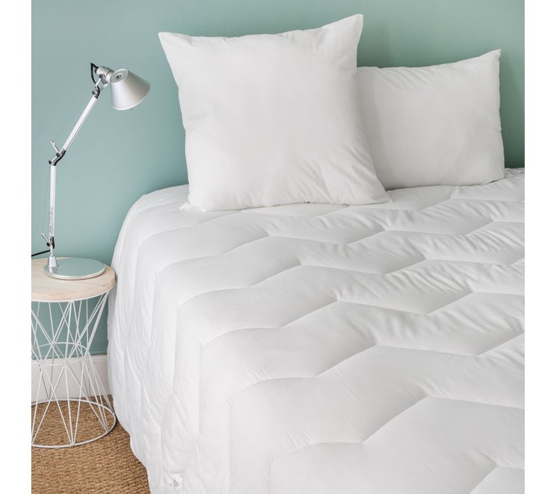 Couette Tempérée 240x220 Cm Bambou Garnissage 50% Viscose De Bambou 50% Polyester 300g/m2