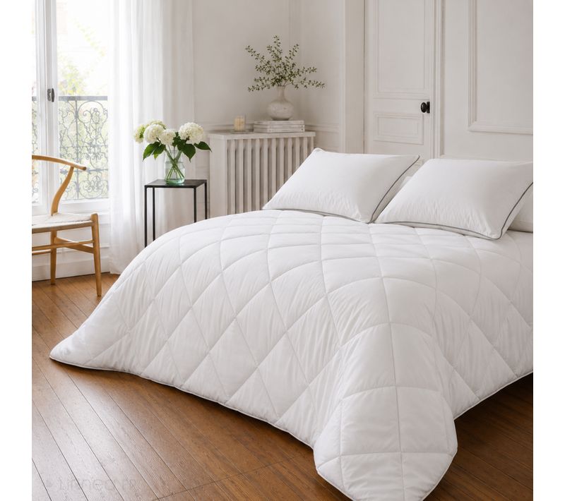 Couette été 200x200 Cm Cocoon Garnissage Fibre Polyester 200g/m2