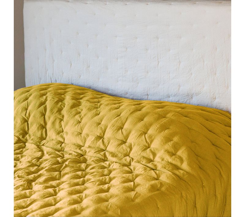 Couvre-lit 180x240 Cm Celeste Velours Piquage Points Brodés Jaune Gold