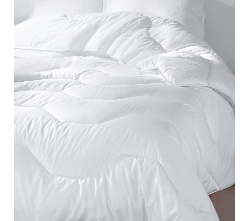 Couette Chaude 260x240 Blanc En Polyester