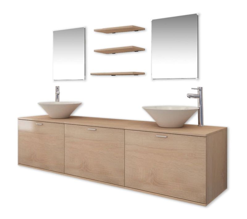 Dix Pièces Pour Salle De Bains Avec Lavabo Et Robinet Beige