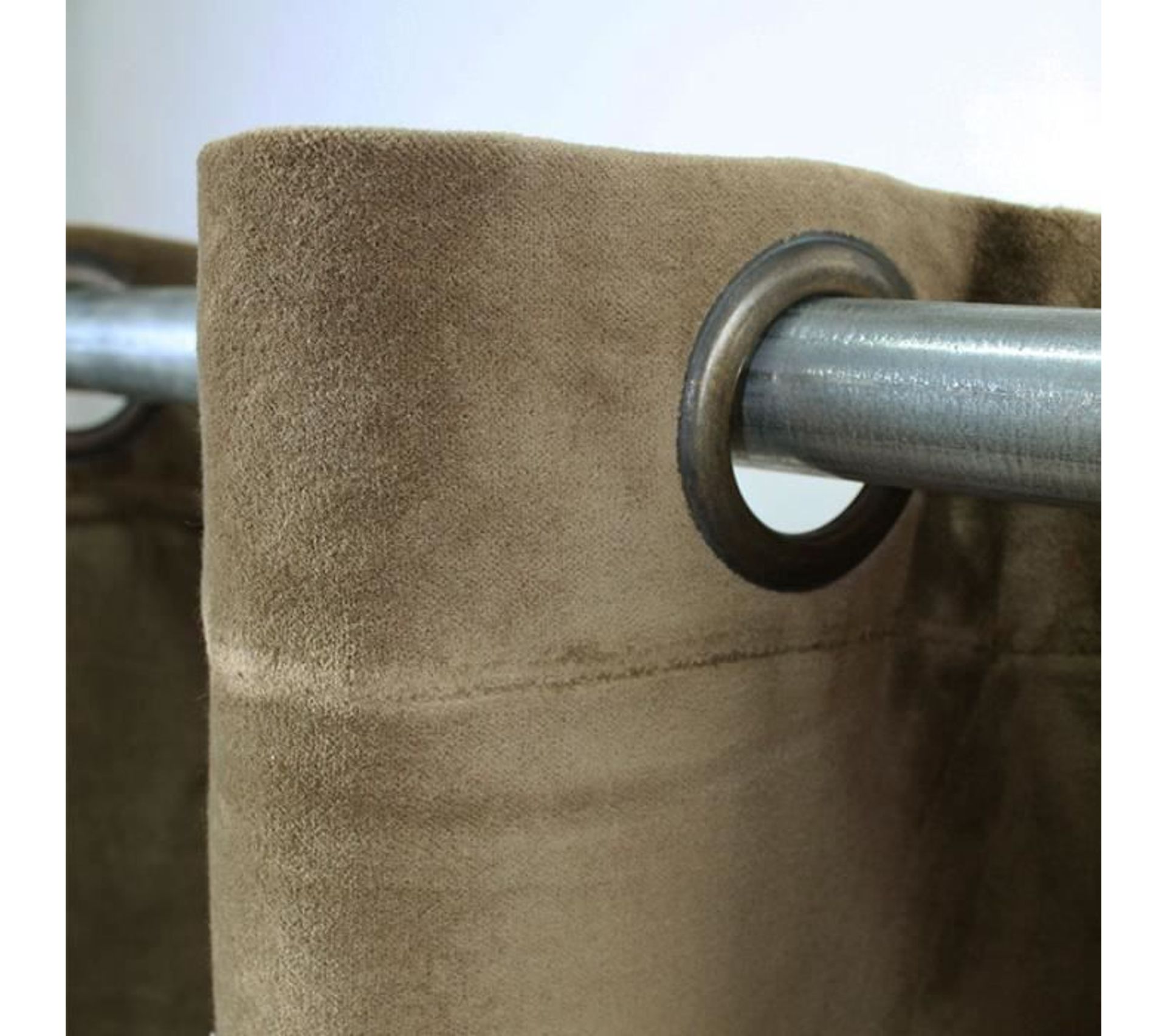 rideau taupe velour