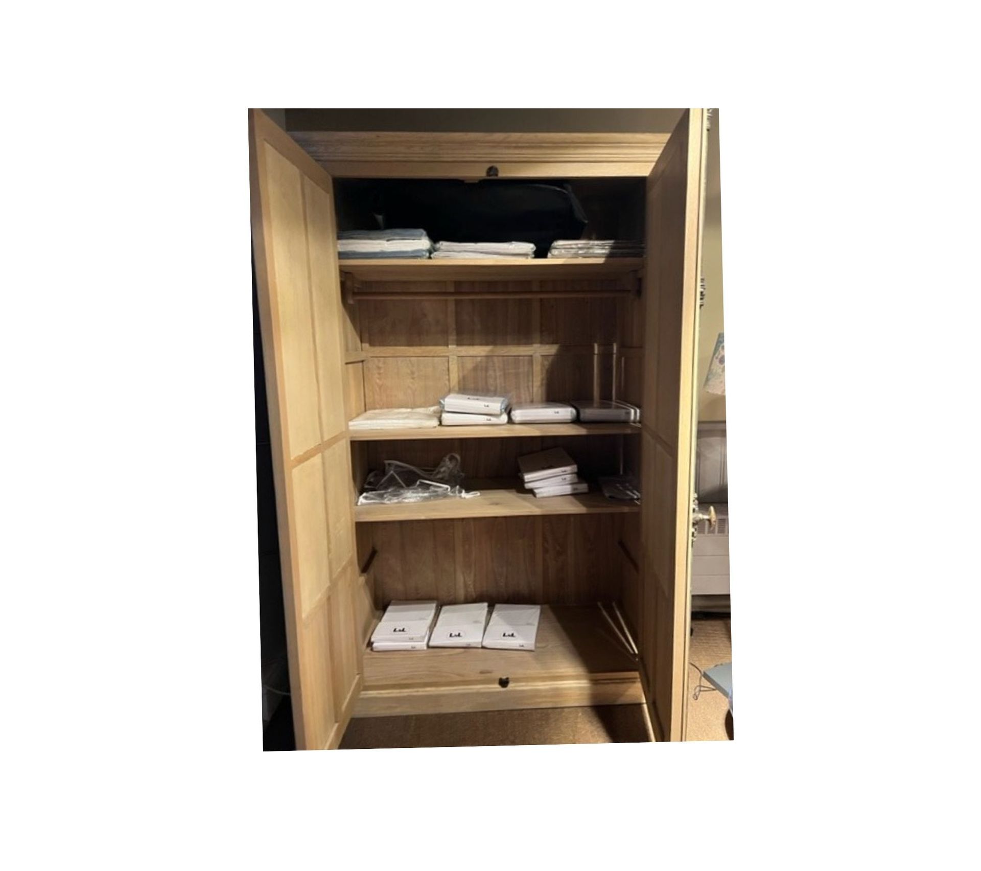 Armoire Penderie En Chêne Massif Grisé 2 Portes Persiennes Delhi