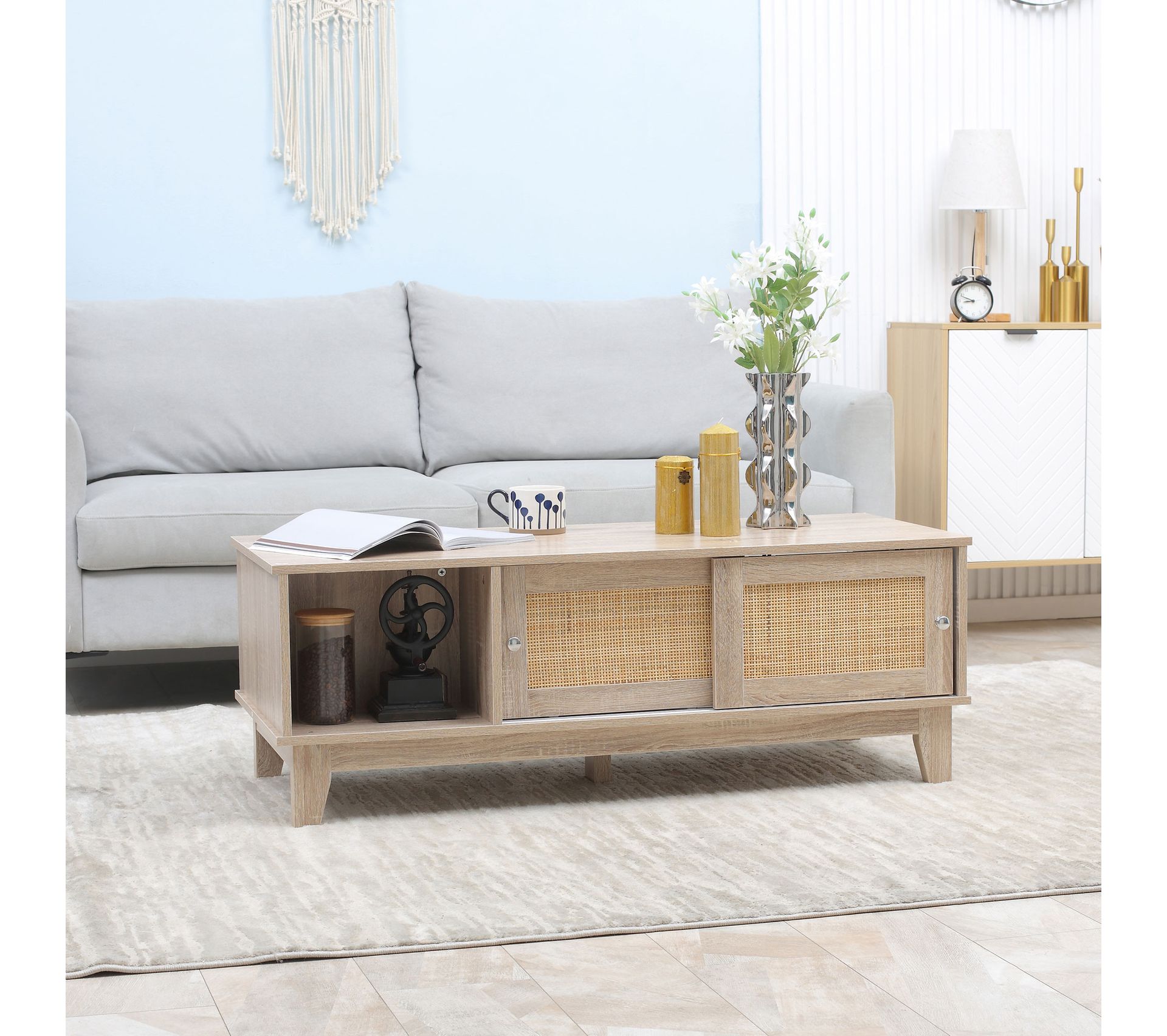 Table Basse Style Bohème 4 Portes 2 Niches Aspect Bois Clair Cannage
