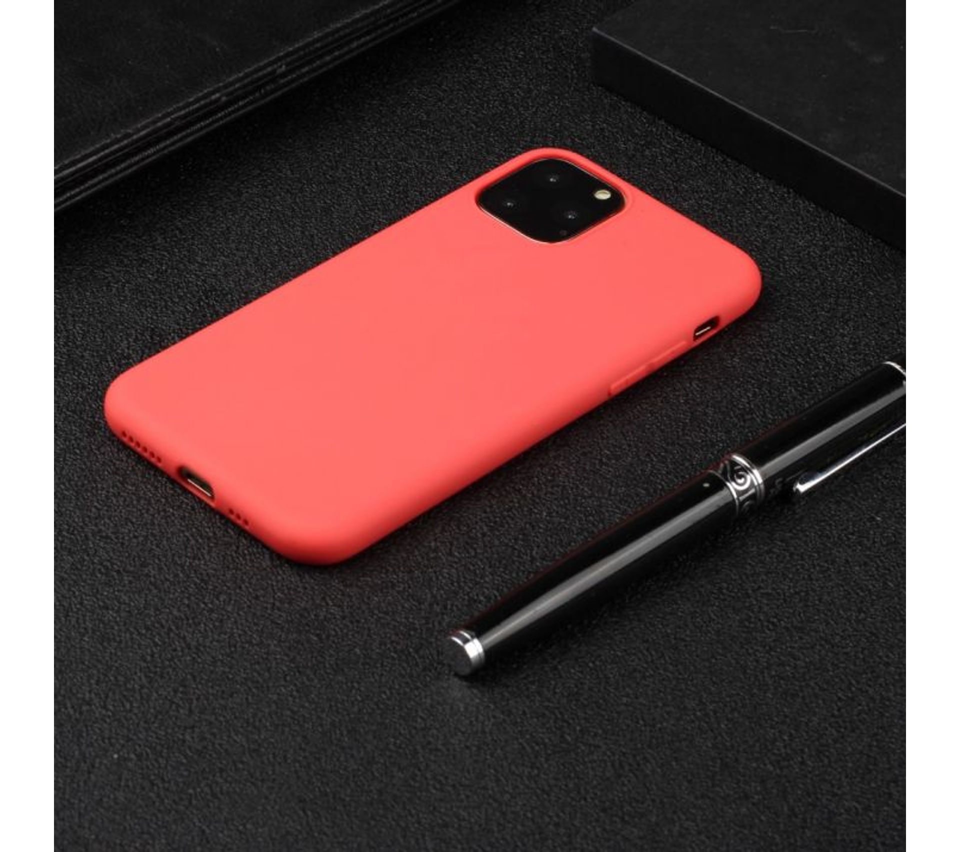 Coque Souple Rouge Silicone Pour Apple iPhone 11 Toucher Soft - Coque - Housse - Etui BUT coque iphone 11 souple
