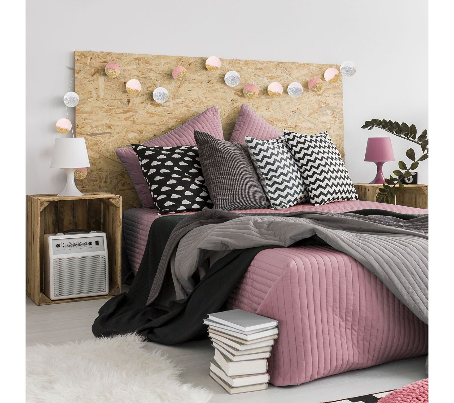 Guirlande Lumineuse 16 Led Boule Celeste L 300 Cm Rose Et Dore Guirlande Objet Lumineux But