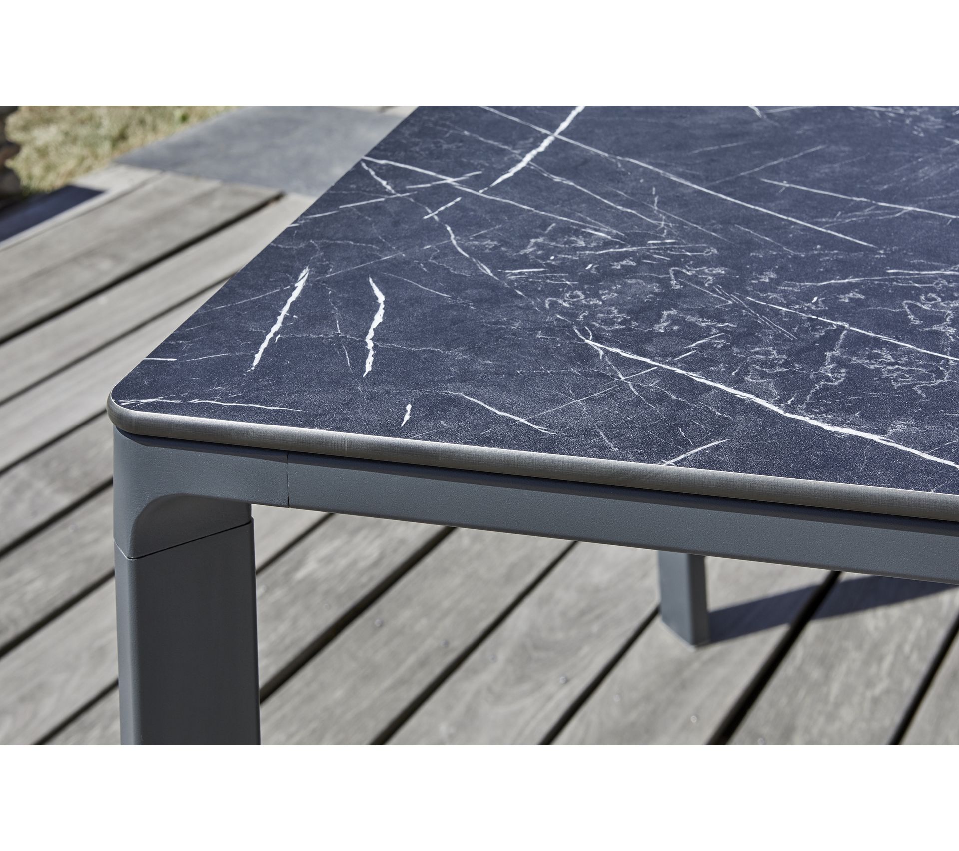 Table De Jardin 8 Places En Aluminium Laqué Et Peinture Epoxy Noire