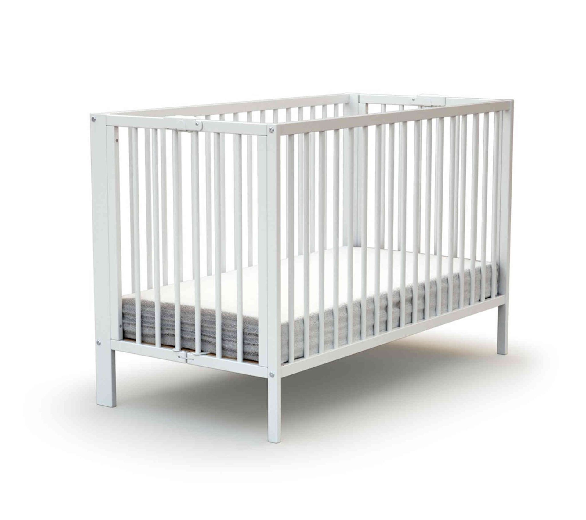 Lit Bebe Pliant A Barreaux Laque Blanc 60x1 Lit Bebe But