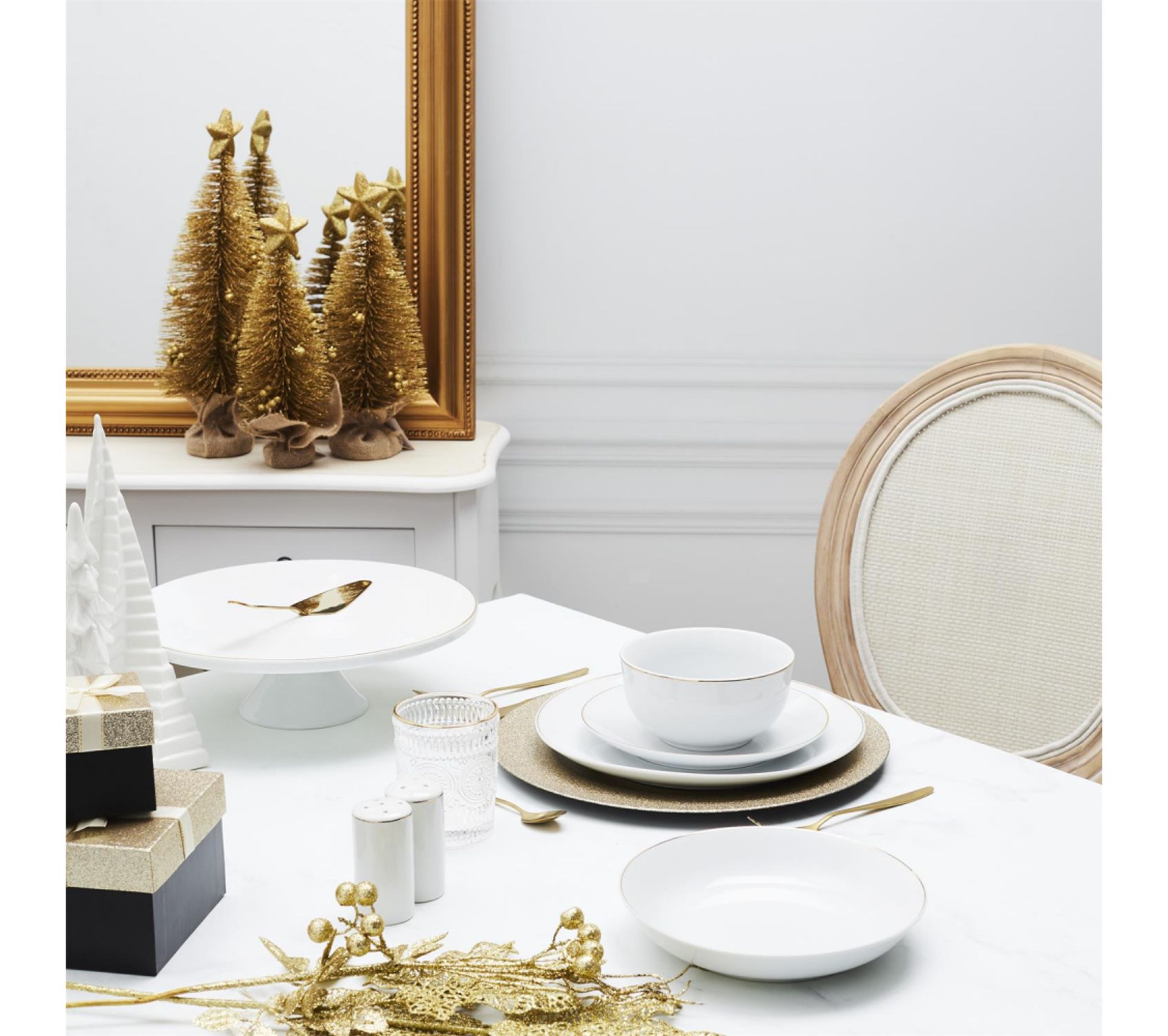 Assiette Plate En Porcelaine Blanche Avec Filet Or - Diamètre 27 Cm - Made In Italy - Collection Sweet Home